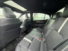 2025 Toyota Camry SE Upgrade Hybrid - Photo 9