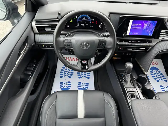 2025 Toyota Camry SE Upgrade Hybrid - Photo 11