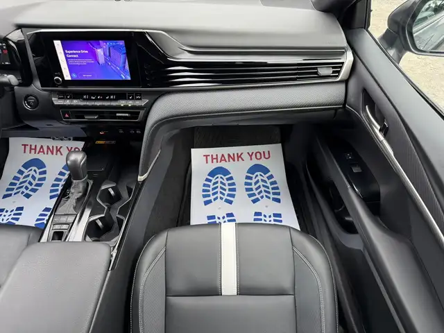 2025 Toyota Camry SE Upgrade Hybrid - Photo 16