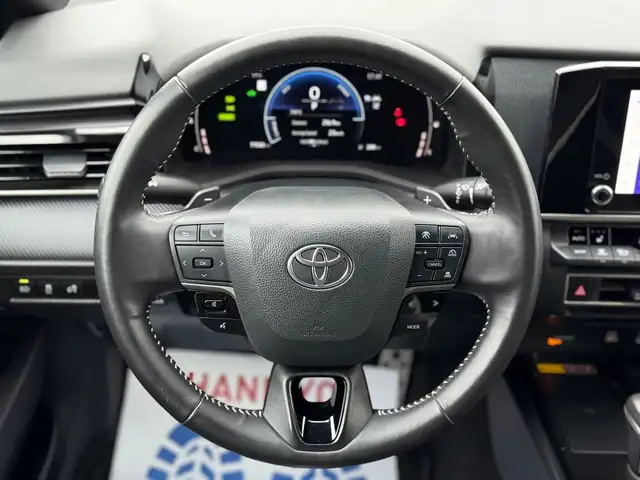 2025 Toyota Camry SE Upgrade Hybrid - Photo 17