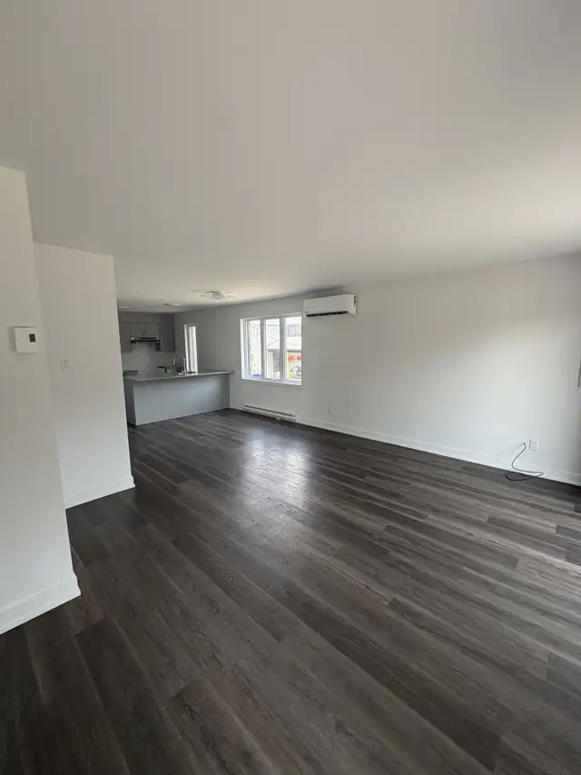 1005B Rue Notre Dame - 1005B-3 Apartment for Rent - Photo 3