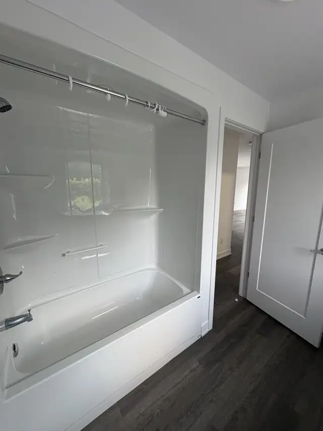 1005B Rue Notre Dame - 1005B-3 Apartment for Rent - Photo 8