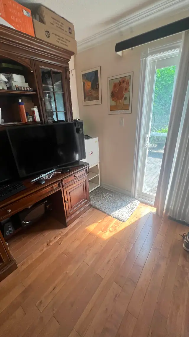 Available Now, Big Bedroom Ground Floor in Lorne Park