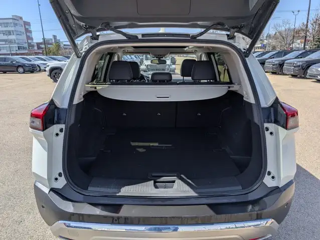 2023 Nissan Rogue Platinum - Photo 6