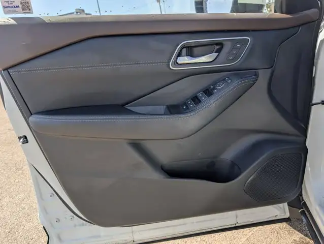2023 Nissan Rogue Platinum - Photo 16