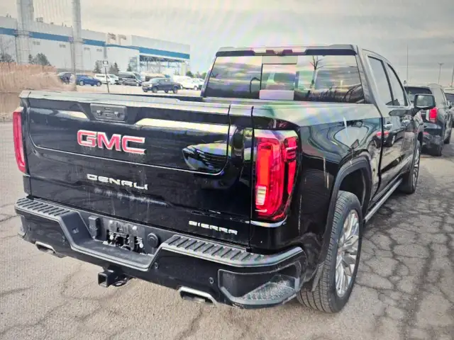 2024 GMC Sierra 1500 - Photo 2