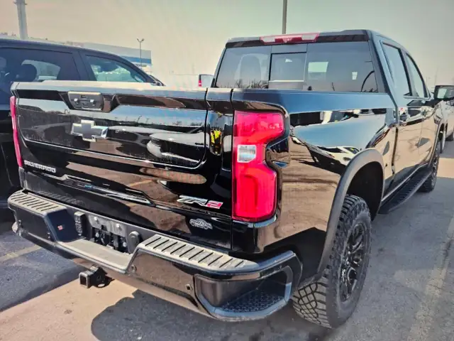 2024 Chevrolet Silverado 1500 - Photo 2