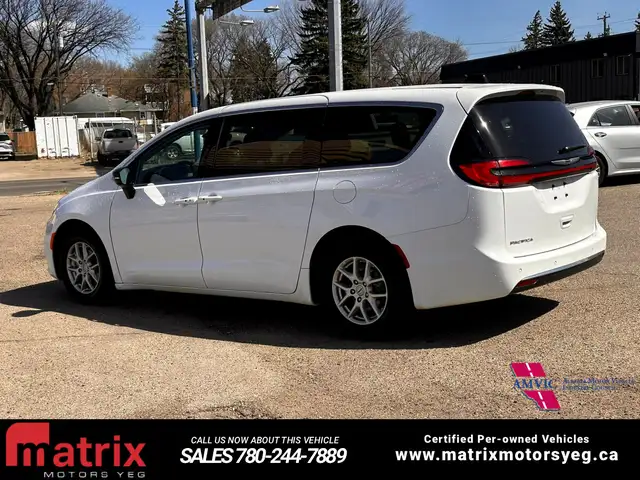 2024 Chrysler Pacifica Touring L - Photo 7
