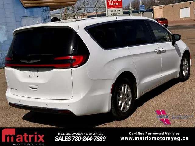 2024 Chrysler Pacifica Touring L - Photo 8