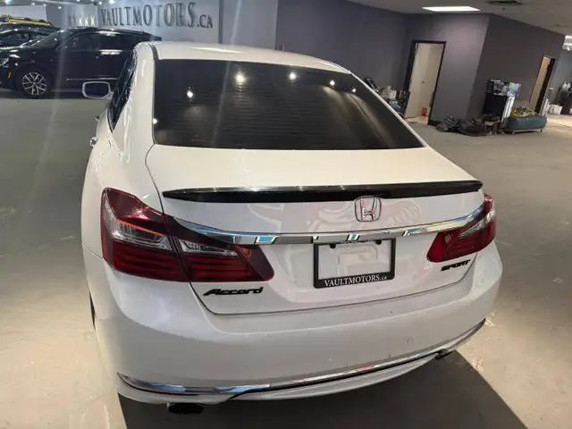 2017 Honda Accord 4dr Sport - Photo 5