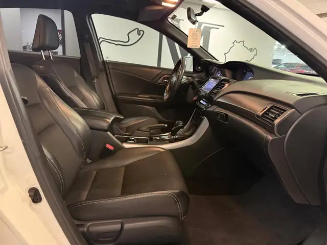 2017 Honda Accord 4dr Sport - Photo 11