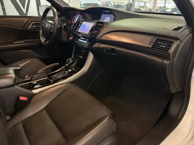 2017 Honda Accord 4dr Sport - Photo 16