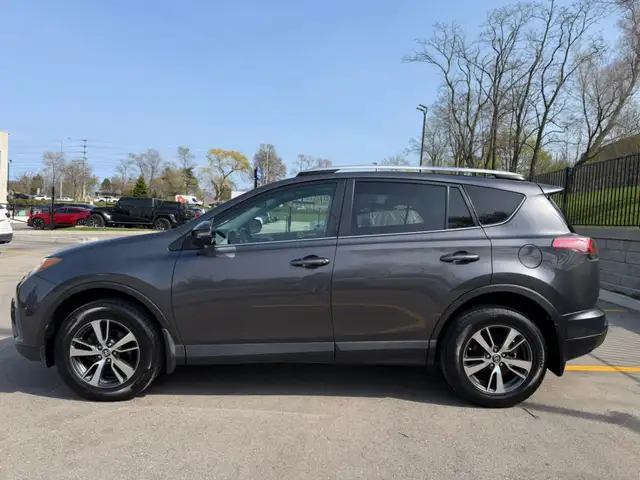 2016 Toyota RAV4 AWD 4dr XLE - Photo 3