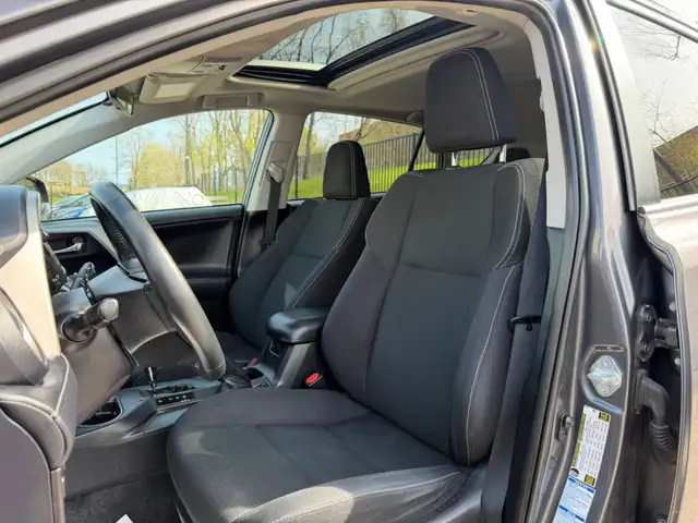2016 Toyota RAV4 AWD 4dr XLE - Photo 6