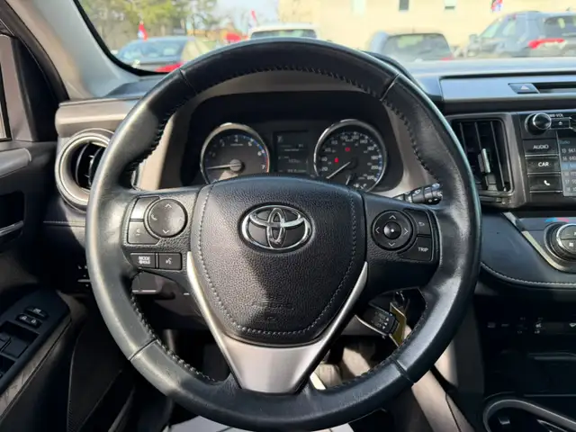 2016 Toyota RAV4 AWD 4dr XLE - Photo 8