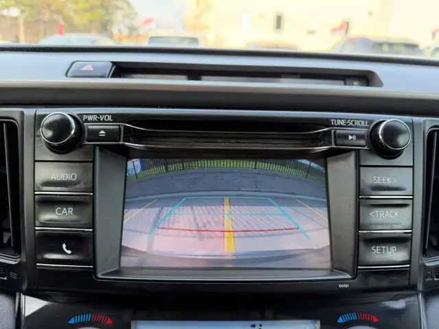 2016 Toyota RAV4 AWD 4dr XLE - Photo 9