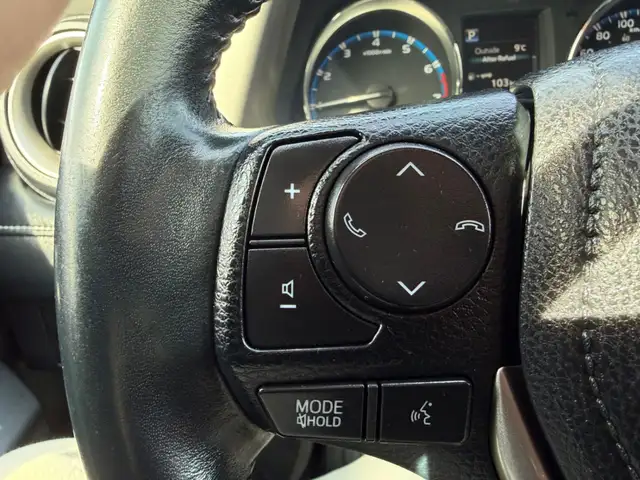 2016 Toyota RAV4 AWD 4dr XLE - Photo 11