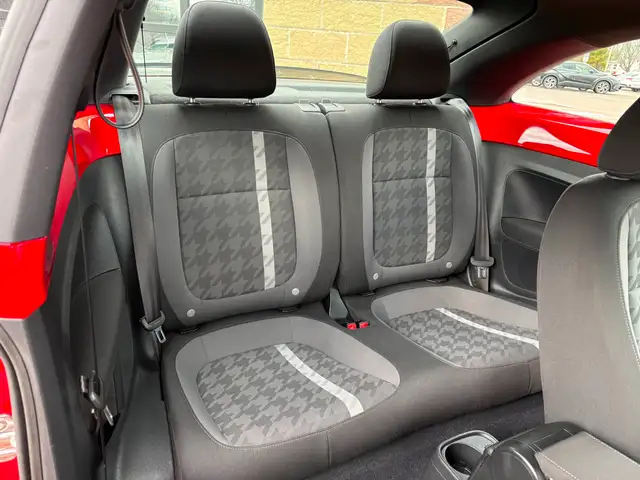 2017 Volkswagen Beetle 1.8 TSI Classic AC! Backup Camera! Hea... - Photo 20