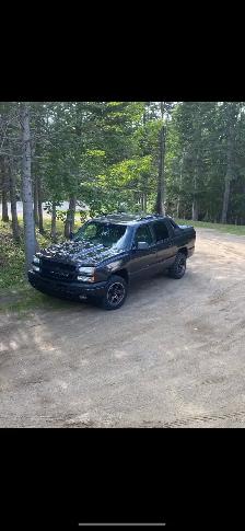chevlolet avalanche 2005 4000$