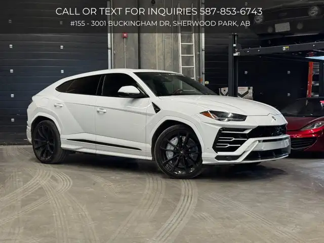 2021 Lamborghini Urus | Carbon Interior Trim