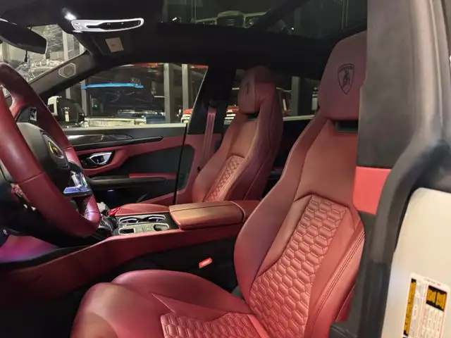 2021 Lamborghini Urus | Carbon Interior Trim - Photo 5
