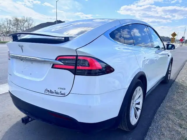2017 Tesla Model X 90D AWD Ltd Avail - Photo 6