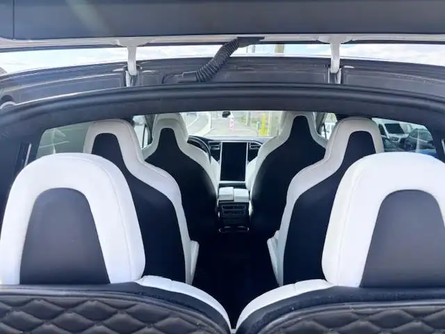 2017 Tesla Model X 90D AWD Ltd Avail - Photo 16