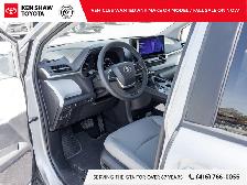 2025 Toyota Sienna XLE 8-Passenger LOW KM / LEATHER / SUNROOF... - Photo 9