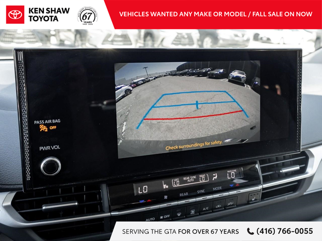 2025 Toyota Sienna XLE 8-Passenger LOW KM / LEATHER / SUNROOF... - Photo 14