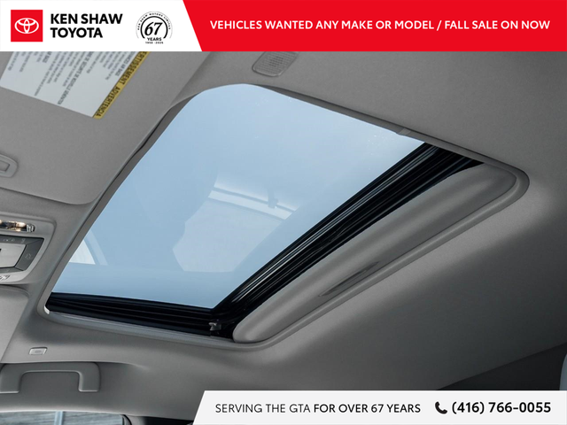 2025 Toyota Sienna XLE 8-Passenger LOW KM / LEATHER / SUNROOF... - Photo 20