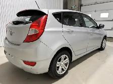 Hyundai Accent Voiture à hayon, 5 portes, boîte automatique GL 2 - Photo 7