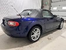 Mazda MX-5 Cabriolet 2 portes, boîte automatique, GX 2011 à vend - Photo 5