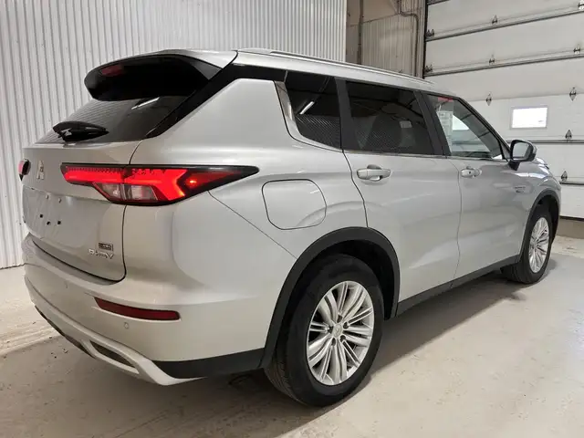 Mitsubishi Outlander PHEV LE S-AWC 2024 à vendre - Photo 7