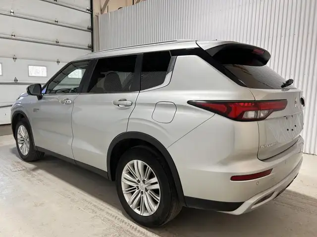 Mitsubishi Outlander PHEV LE S-AWC 2024 à vendre - Photo 11