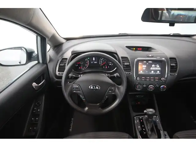 2017 Kia Forte LX - Photo 3