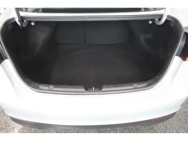 2017 Kia Forte LX - Photo 25