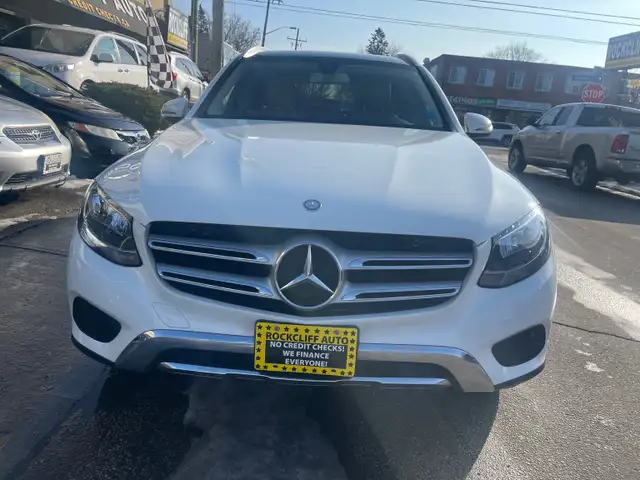 2017 Mercedes-Benz GLC 300 - Photo 2