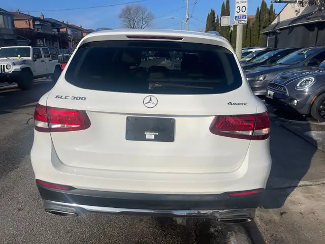 2017 Mercedes-Benz GLC 300 - Photo 6