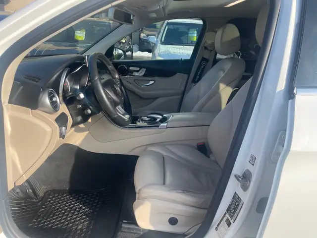 2017 Mercedes-Benz GLC 300 - Photo 12