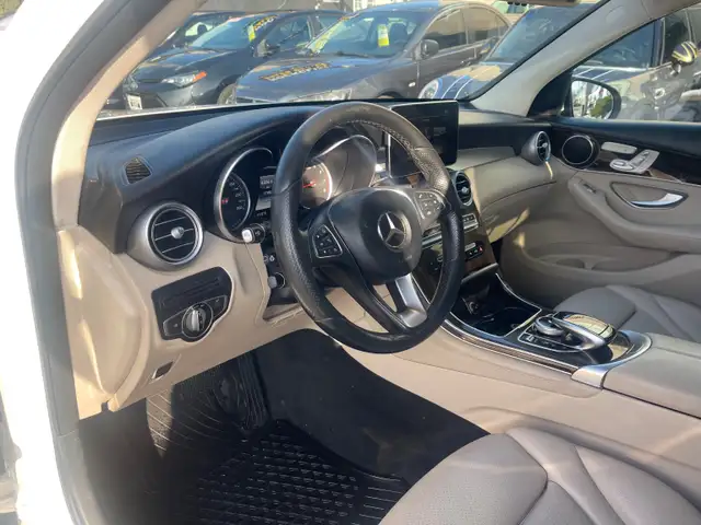 2017 Mercedes-Benz GLC 300 - Photo 13
