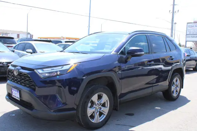 2024 Toyota RAV4 XLE - Photo 3