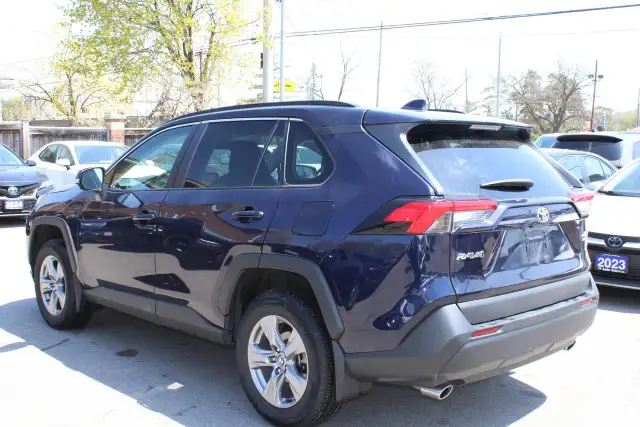 2024 Toyota RAV4 XLE - Photo 4