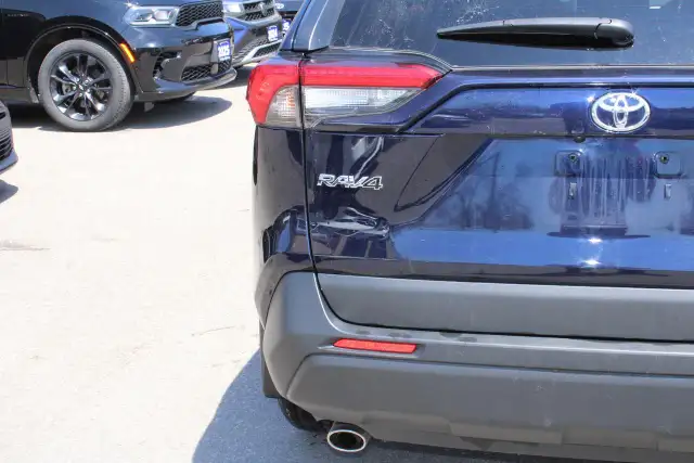 2024 Toyota RAV4 XLE - Photo 5