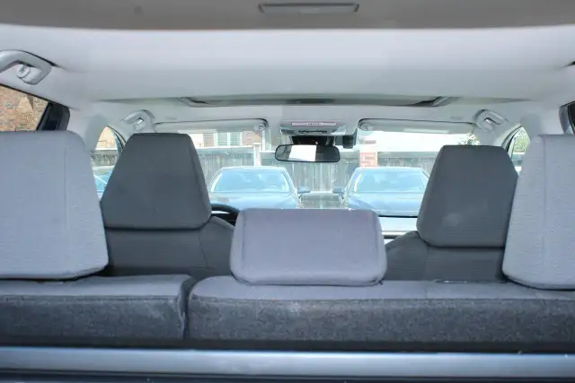 2024 Toyota RAV4 XLE - Photo 18