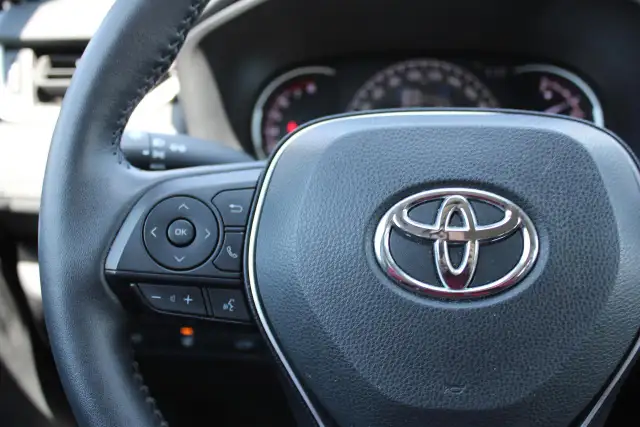 2024 Toyota RAV4 XLE - Photo 19