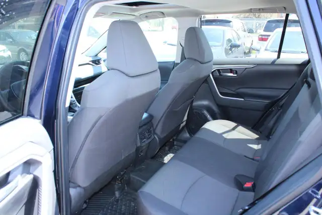 2024 Toyota RAV4 XLE - Photo 20