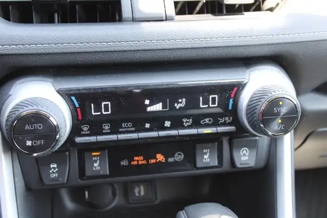 2024 Toyota RAV4 XLE - Photo 22