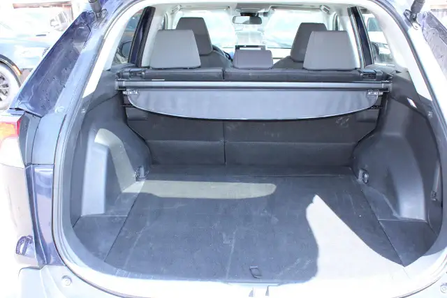 2024 Toyota RAV4 XLE - Photo 23
