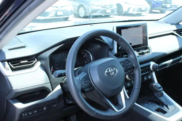 2024 Toyota RAV4 XLE - Photo 27