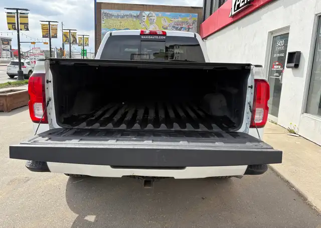 2016 Chevrolet Silverado 1500 4WD Crew Cab 143.5' High Country - Photo 18